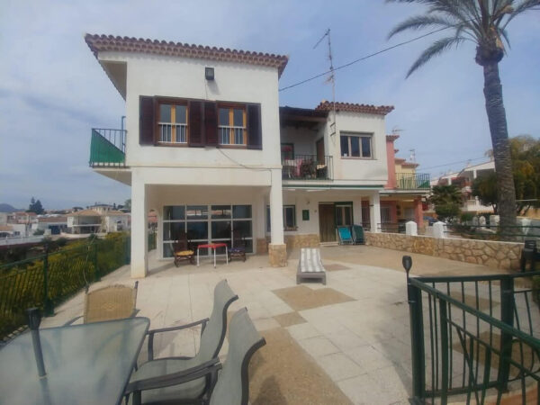 Venta casa en La playa con vista al mar en San Juan de los Terreros