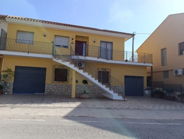 Alquiler larga temporada piso con piscina (Lorca) Murcia